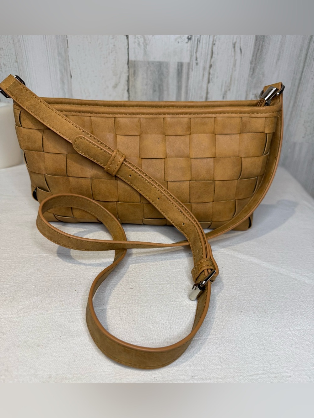 Genuine Leather Woven Crossbody Shoulder Bag in Tan EUC
